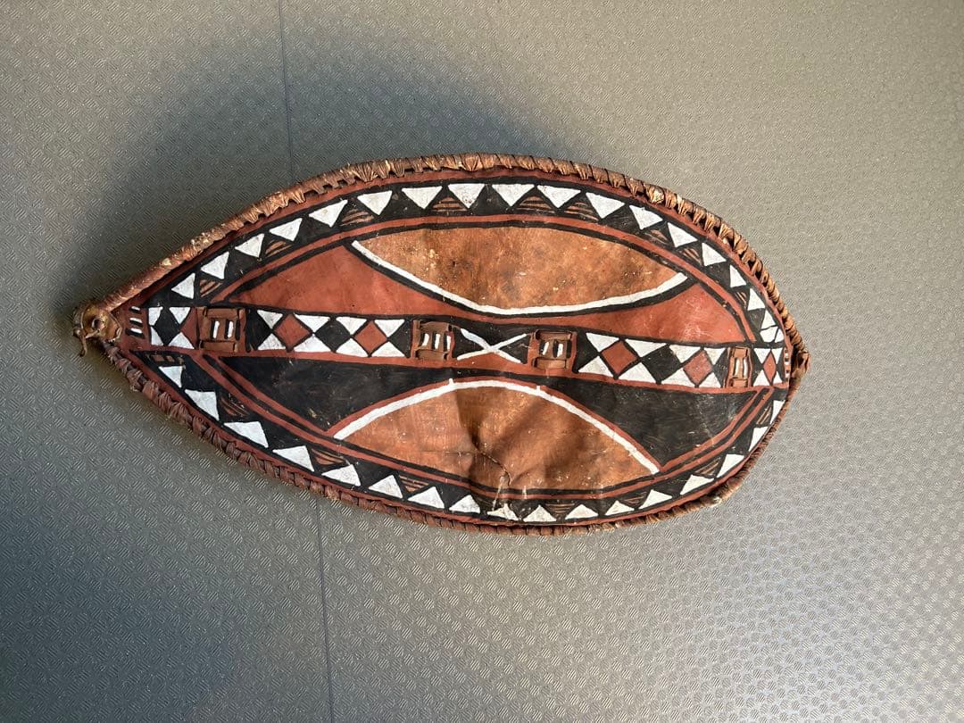 セール！難あり　マサイ族盾　縦96cm