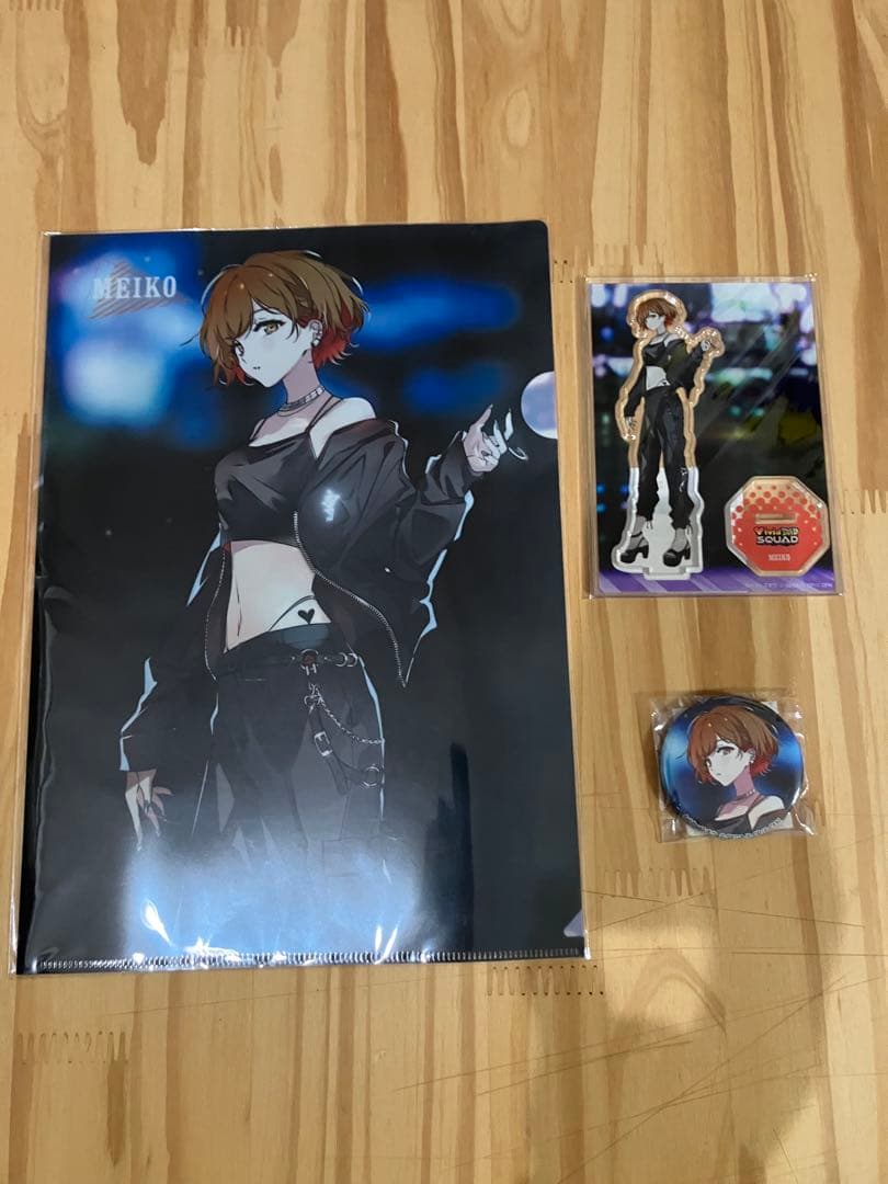 MEIKO クリアファイル・アクリルフィギュア．缶バッジ - メルカリ
