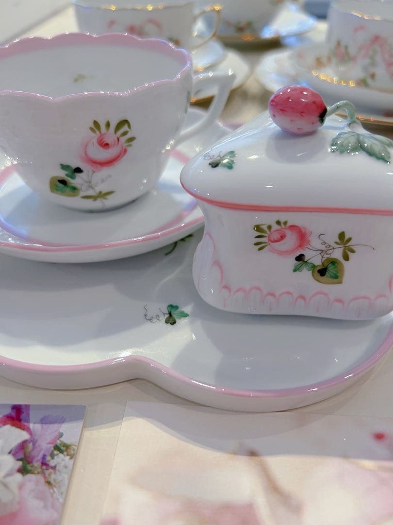 ♡奈桜♡さま御専用　ヘレンド　ウイーンの薔薇ピンク　 スカラッププレート25㎝