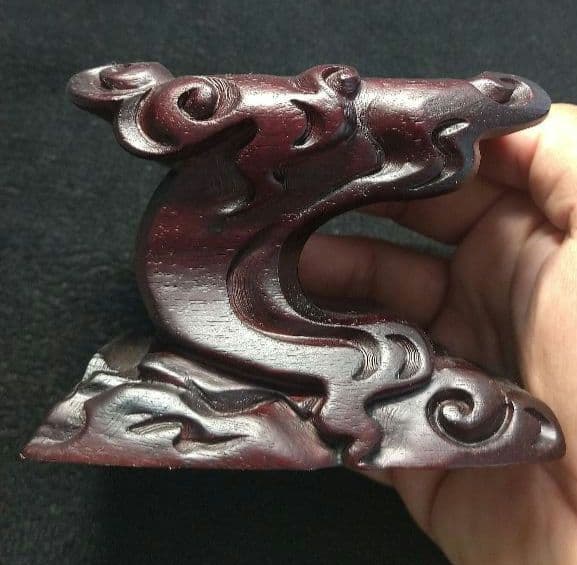 【虹】タイチンルチル《原石》専用台座付き　金運　仕事運　置物