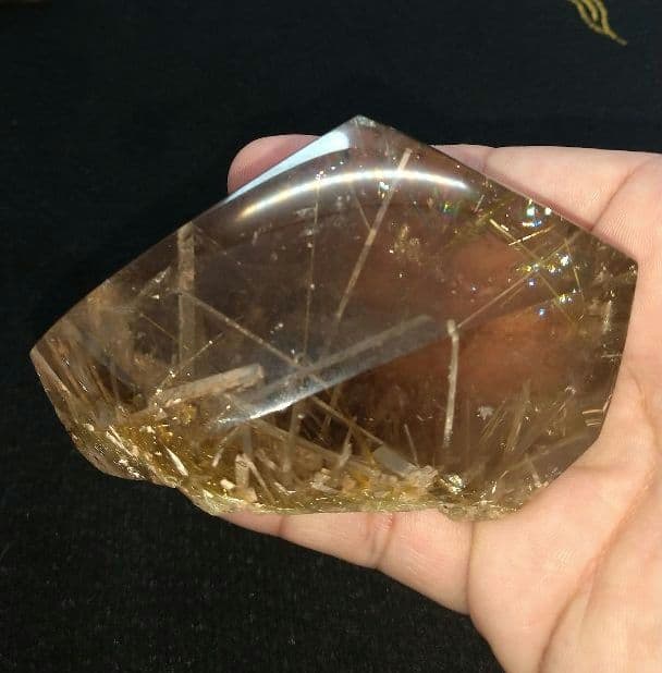 【虹】タイチンルチル《原石》専用台座付き　金運　仕事運　置物