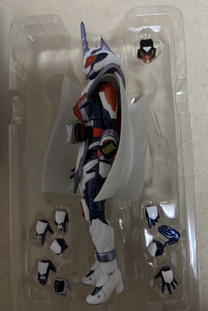 S.H.Figuarts 仮面ライダーマジェード サンユニコーン