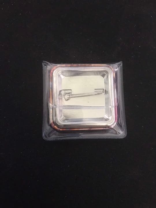 松原花音 台湾限定スクエア缶バッジ