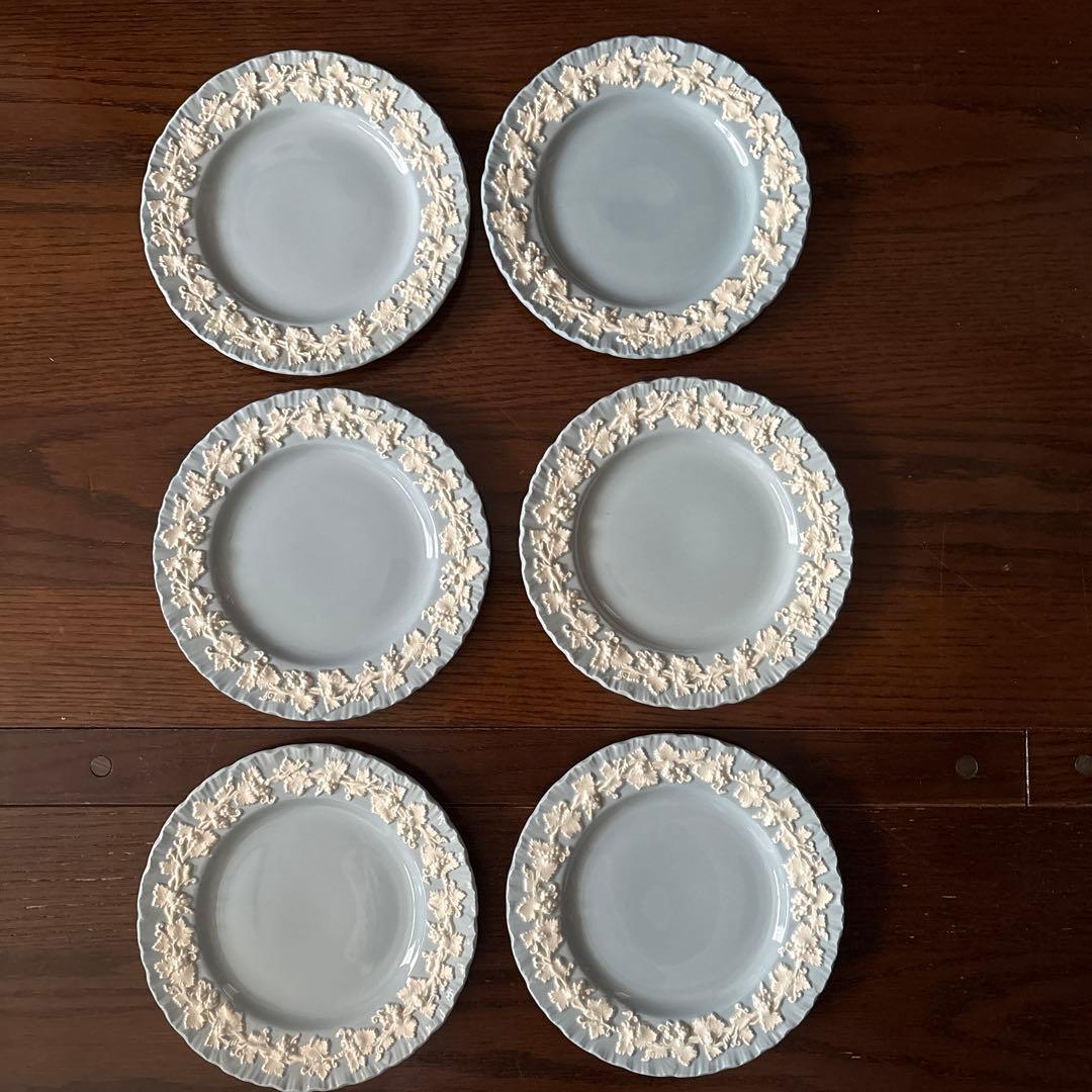 ウェッジウッド廃盤希少　アンティーク　白いレリーフ装飾のパン皿6枚セット