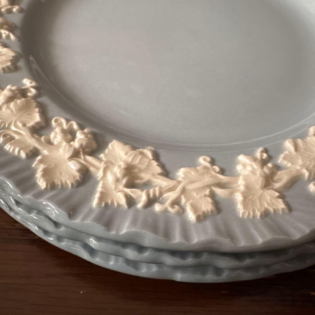 ウェッジウッド廃盤希少　アンティーク　白いレリーフ装飾のパン皿6枚セット