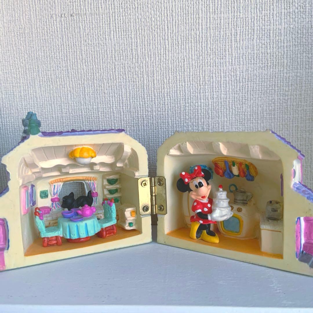 ディズニーランド　ミニーちゃんの家　トゥーンタウン　置物