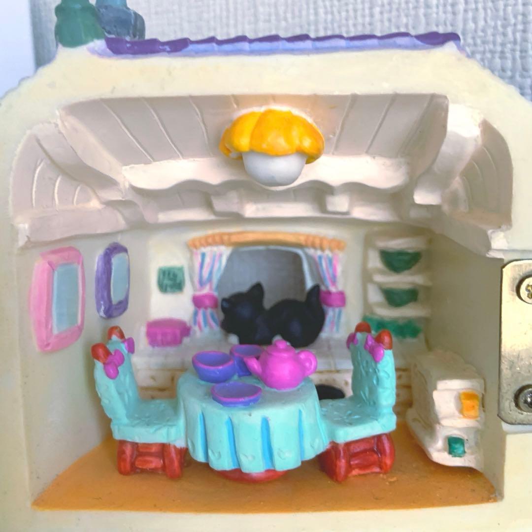 ディズニーランド　ミニーちゃんの家　トゥーンタウン　置物