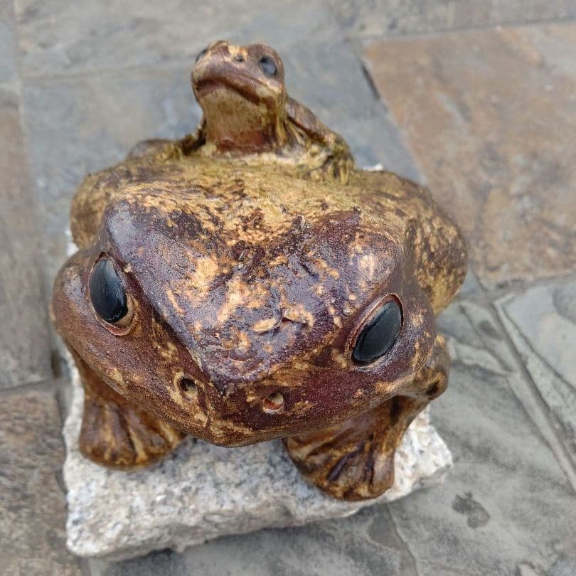 蛙 カエル かえる 陶器 置物 骨董品 アンティーク 信楽焼 開運 縁起物