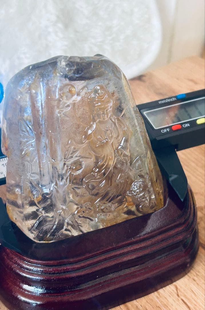 高品質 観音菩薩像彫刻 ヒーラー共生水晶 台座付き