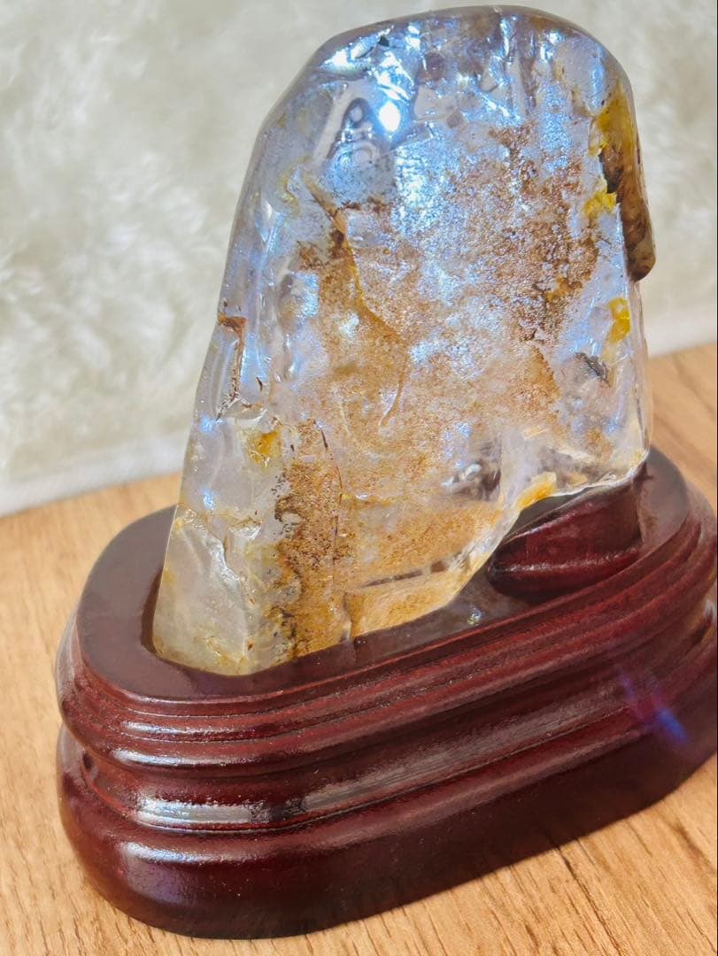 高品質 観音菩薩像彫刻 ヒーラー共生水晶 台座付き