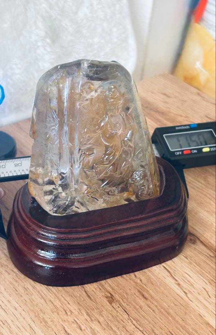 高品質 観音菩薩像彫刻 ヒーラー共生水晶 台座付き