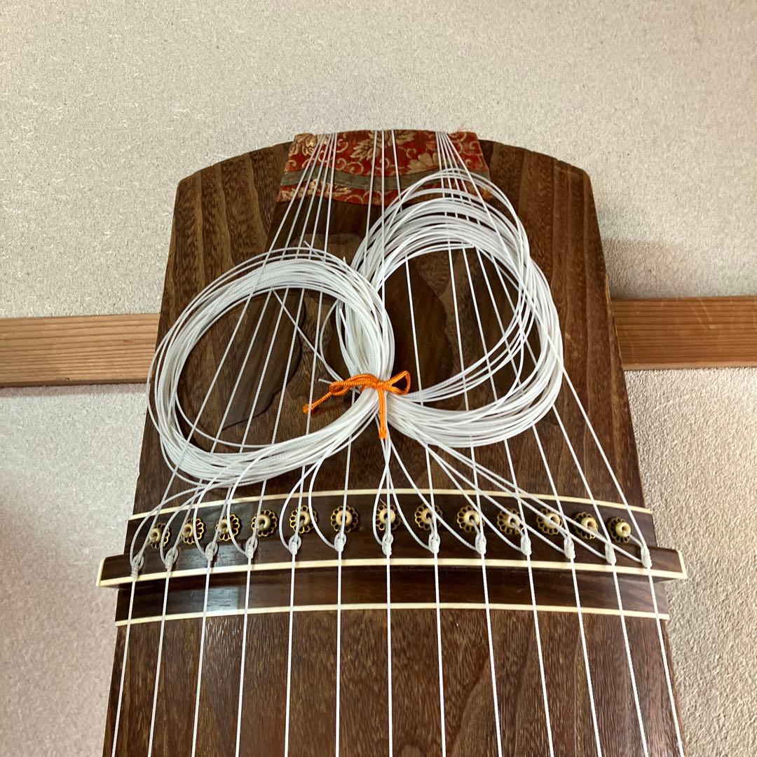 木製 伝統的な筝 13弦