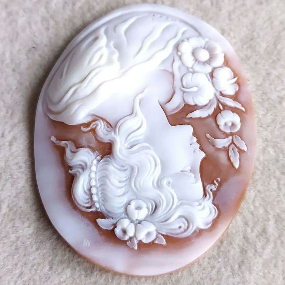 女性　シェル　カメオ　ルース