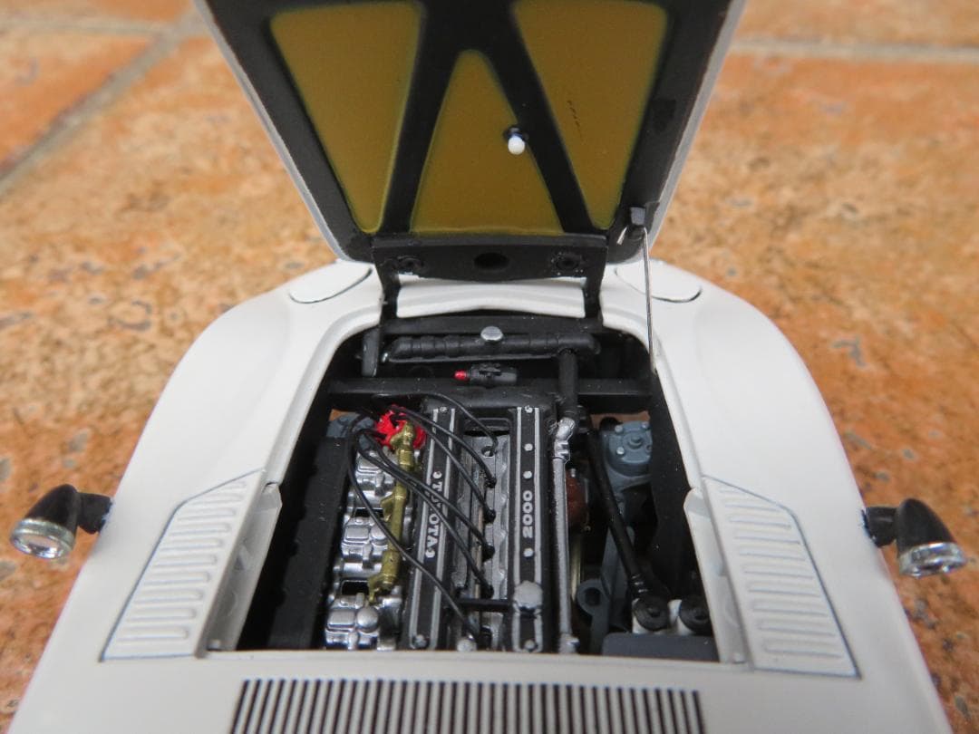 エブロ　1/24　トヨタ2000GT