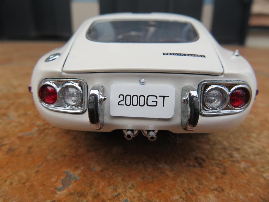 エブロ　1/24　トヨタ2000GT