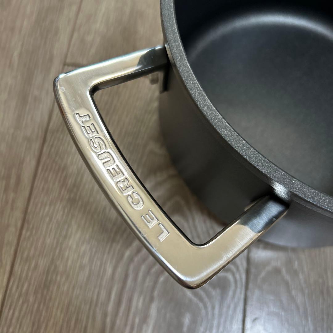 LE CREUSET 黒 片手鍋　18センチ