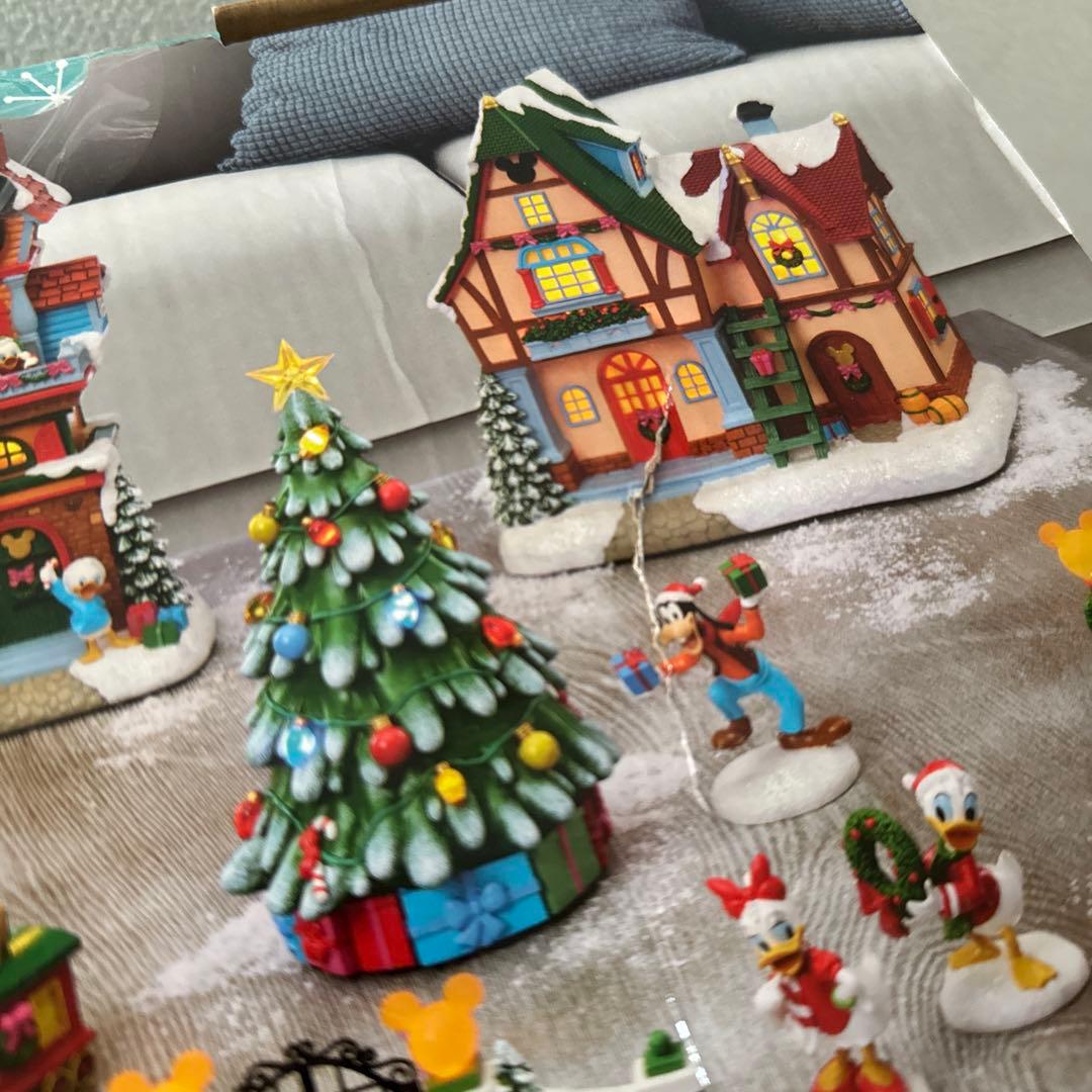 ディズニークリスマスヴィレッジ13ピース コストコ - メルカリ