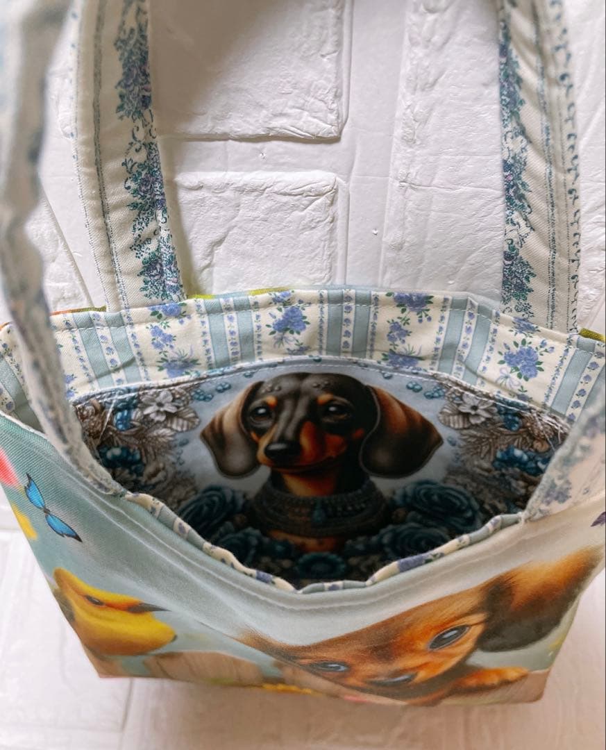 ミニトートバッグ　お散歩バッグ　ハンドメイド　両面パネル生地　ダックスフンド