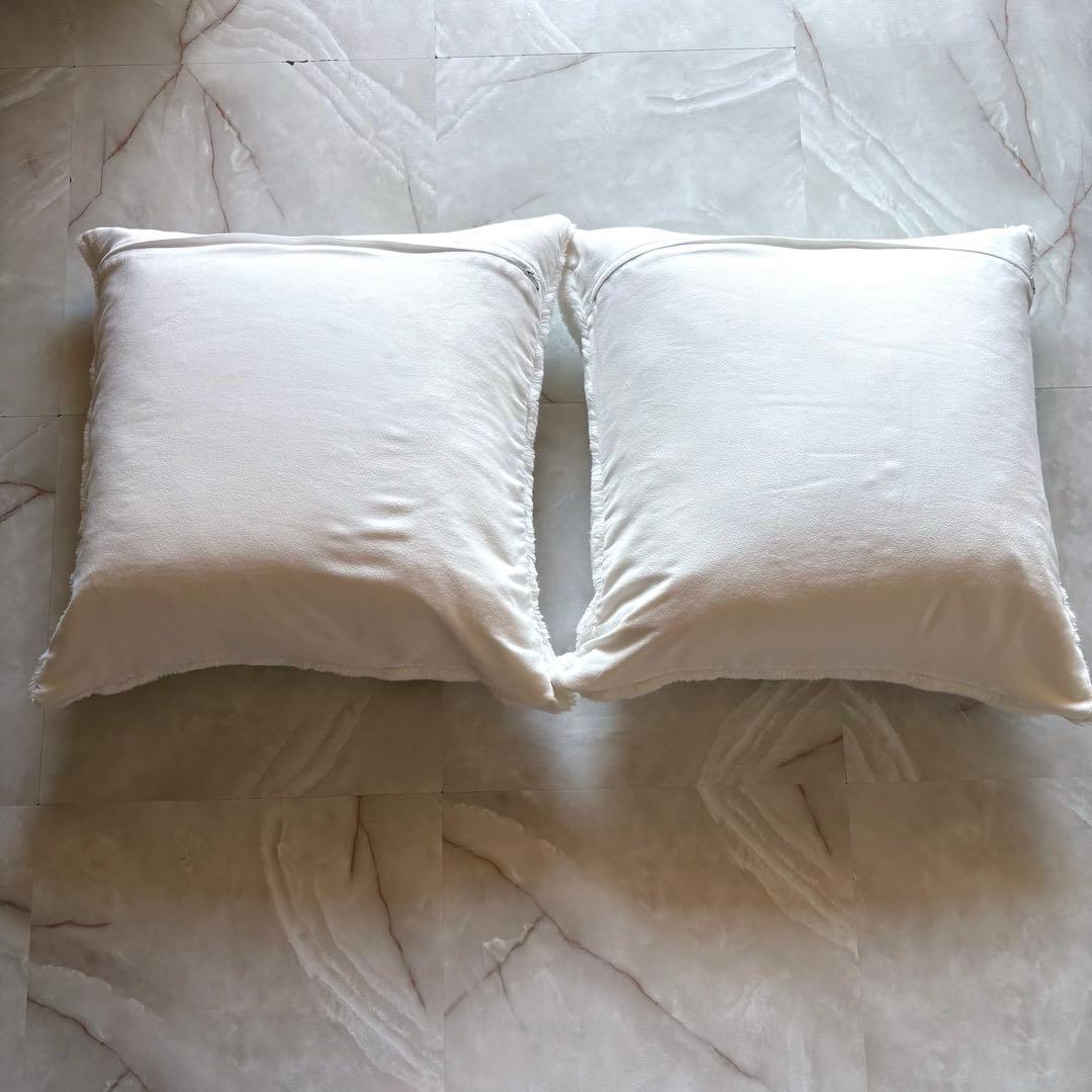 Francfrancフェイクファークッション58×58中材付きホワイト2枚セット