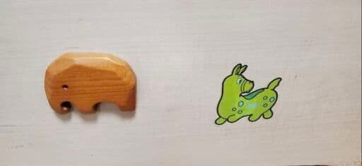 おもちゃ絵本ラック　本棚