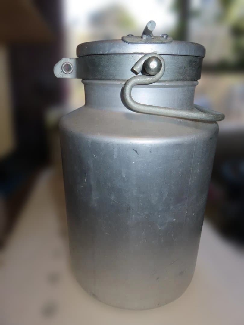 希少なイタリア製 アルミ ミルク缶 金属容器 古道具