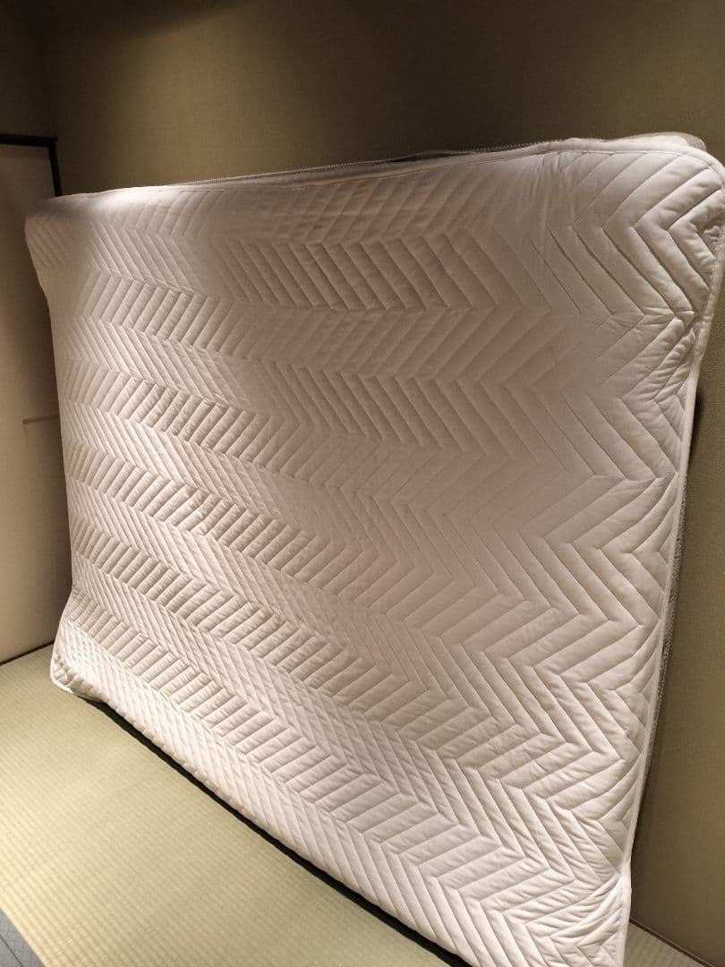 原価10万以上　magniflex マットレス 引き取り歓迎大阪　保証書付き