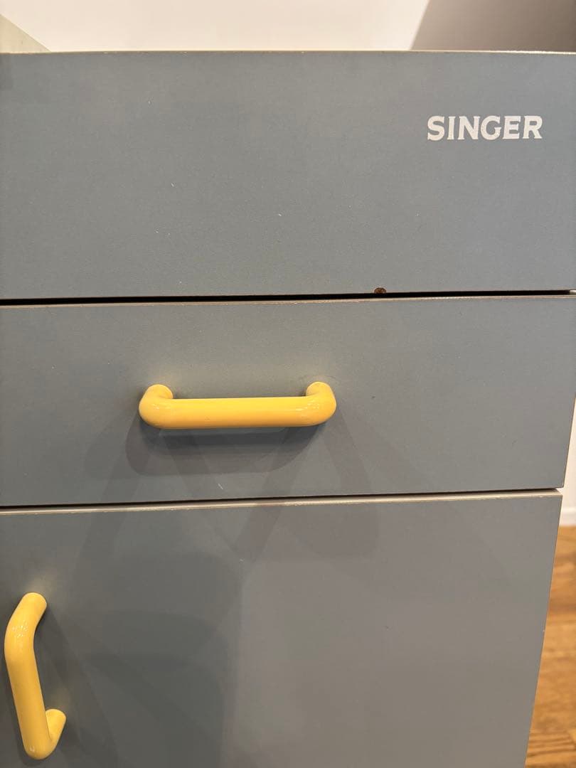 SINGER 折りたたみ式　作業台　キャスター付き　送料込み