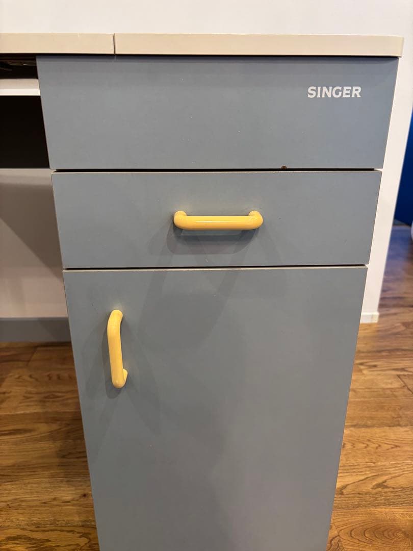 SINGER 折りたたみ式　作業台　キャスター付き　送料込み