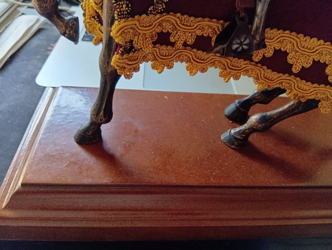 【岡部】ドン・キホーテとロシナンテの金属+木工？製置物