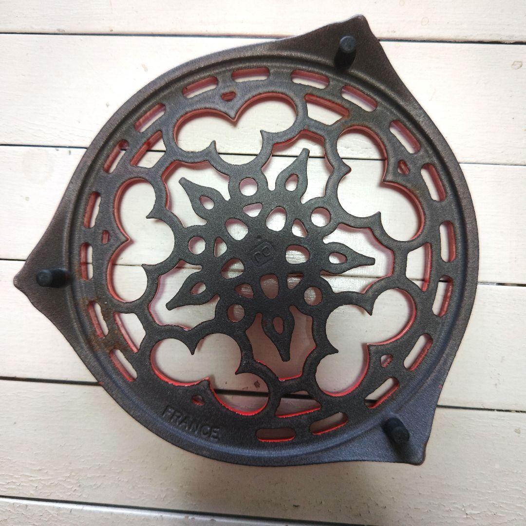 ル・クルーゼ(Le Creuset)　ラウンド•トリベット　鍋敷き　22センチ