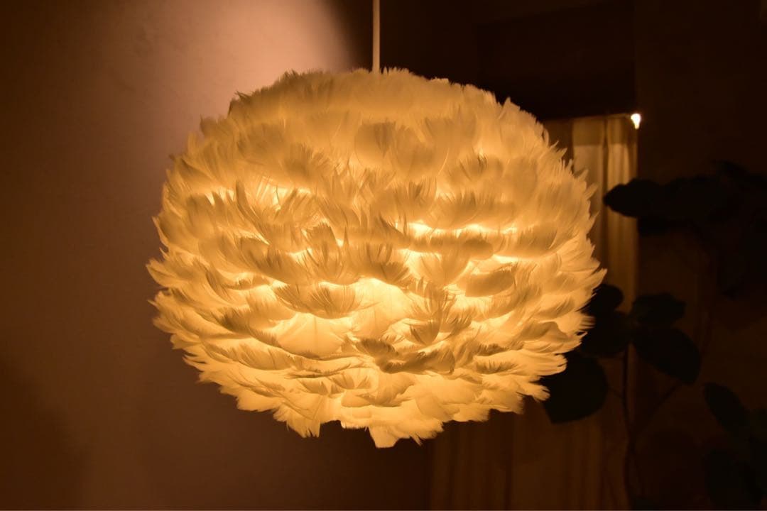 UMAGE ガチョウ羽毛ペンダントライトVITA 