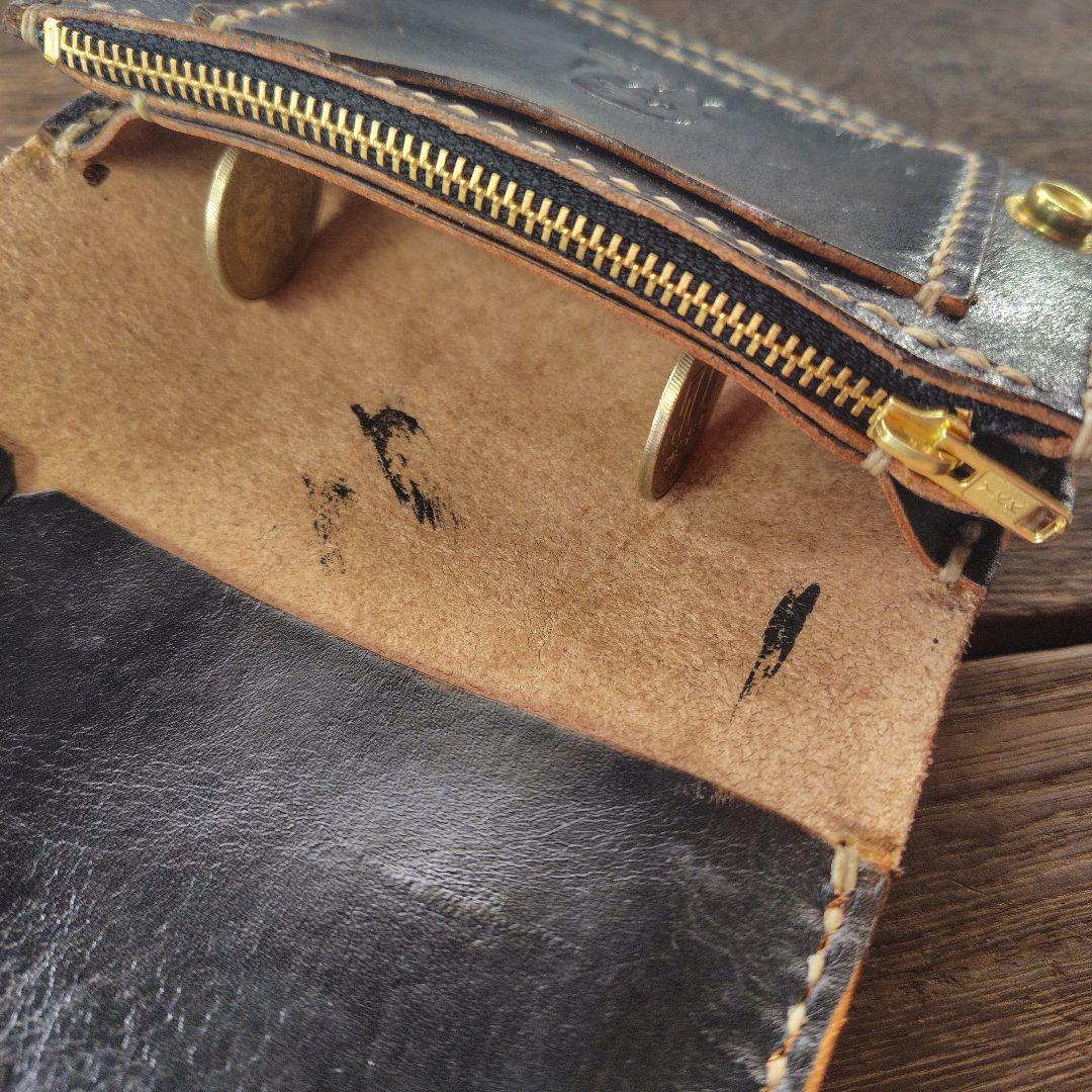 ミドルサイズ トラッカーウォレット　フレイムス カービング 手染め 黒