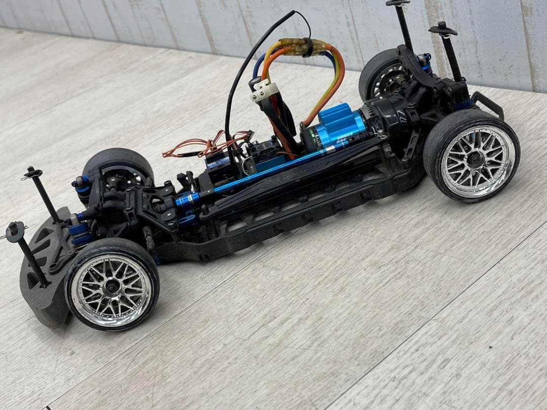 ヨコモ ドリフトパッケージ 4WD シャーシ KOプロポ セドリック 充電器