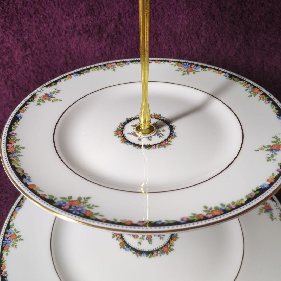 ウェッジウッド　オズボーン　アフタヌーンティー用３段ケーキスタンド