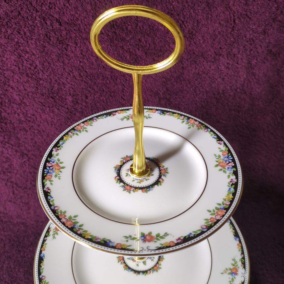 ウェッジウッド　オズボーン　アフタヌーンティー用３段ケーキスタンド