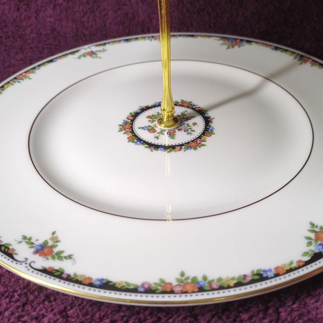 ウェッジウッド　オズボーン　アフタヌーンティー用３段ケーキスタンド