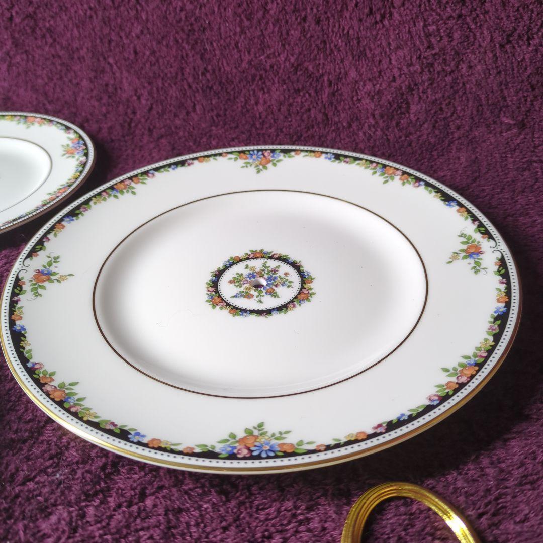 ウェッジウッド　オズボーン　アフタヌーンティー用３段ケーキスタンド