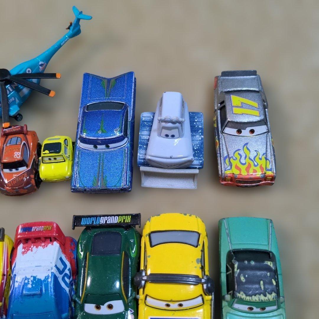 カーズマテル ファイナルラインの舌出しマックイーン ジャンプ舌出し