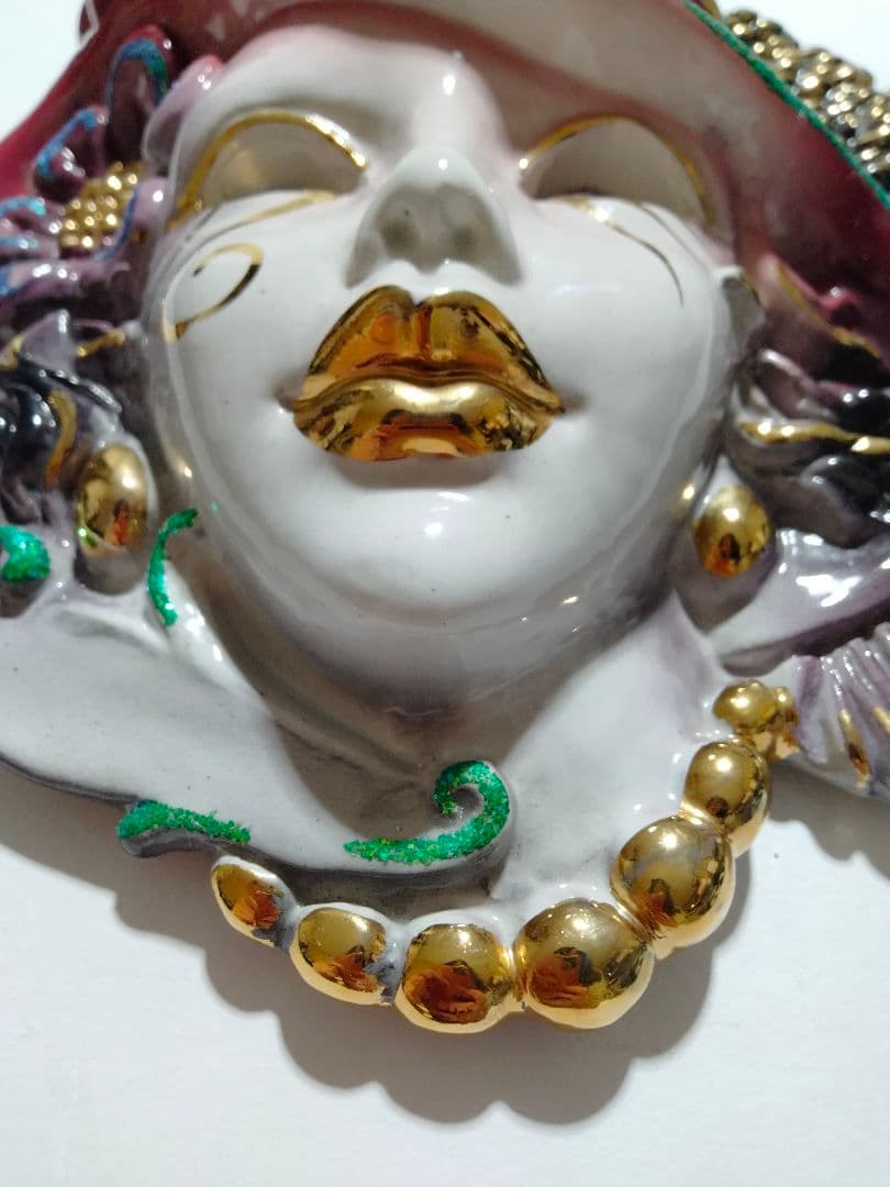 ベネチアンマスク 仮面 壁掛け 陶器製 イタリア製 ゴールドカラー