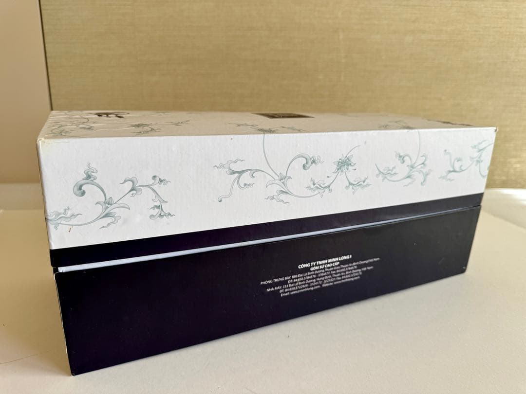 新品】Minh Long I 蓮の花柄 陶磁器花瓶 ベトナム製 限定品ミンロン