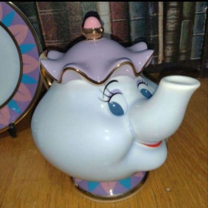 美少女と野獣　ポット夫人　チップ　皿　スプーン　フォーク