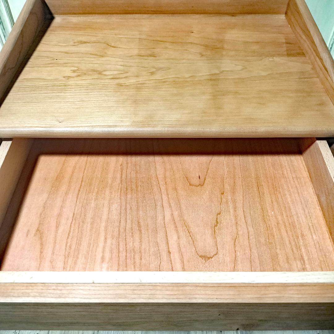 【美品】 CAGUUU チェリー材 サイドテーブル ナイトテーブル シンプル