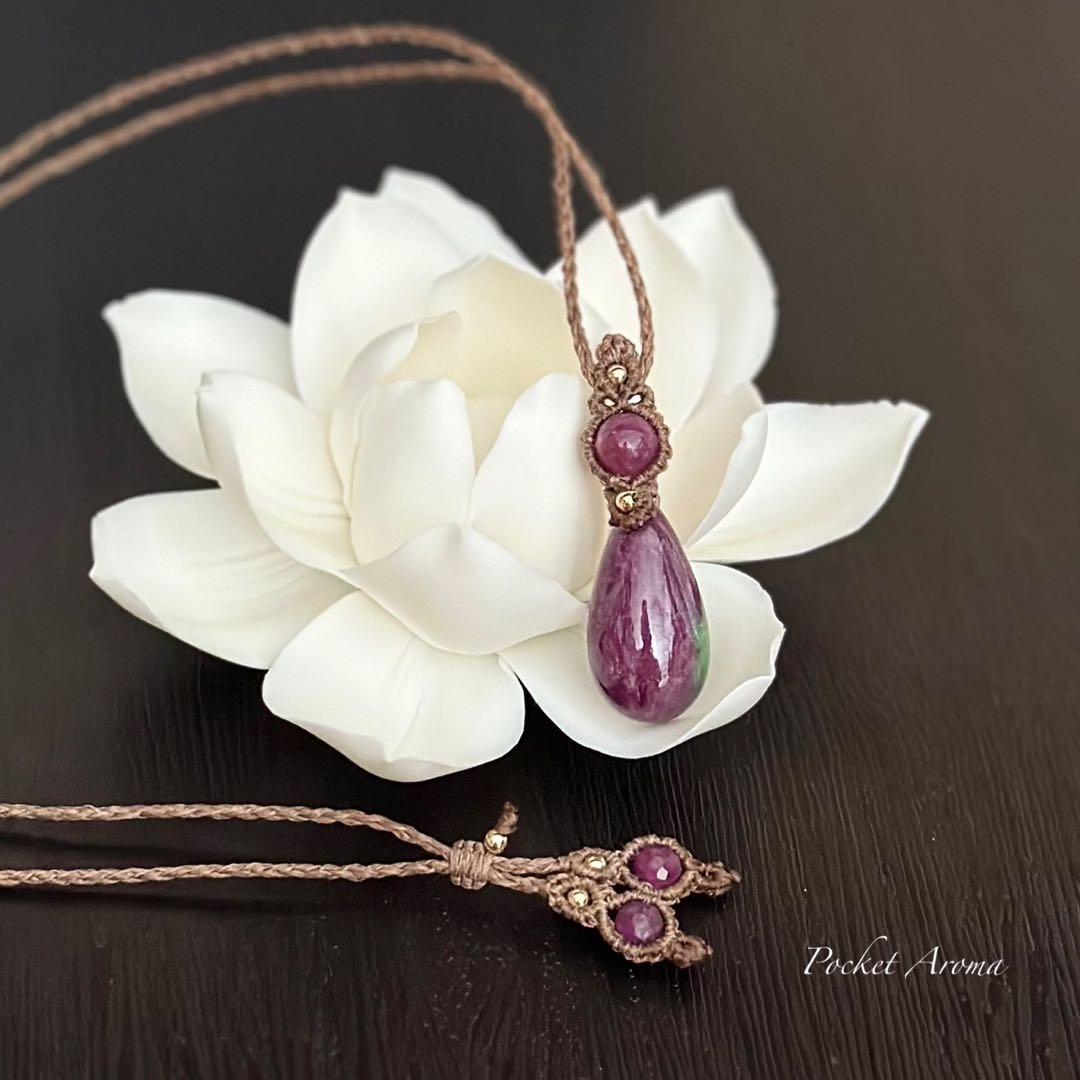 『佑詩美』ルビーインゾイサイトとルビーのマクラメペンダントネックレス