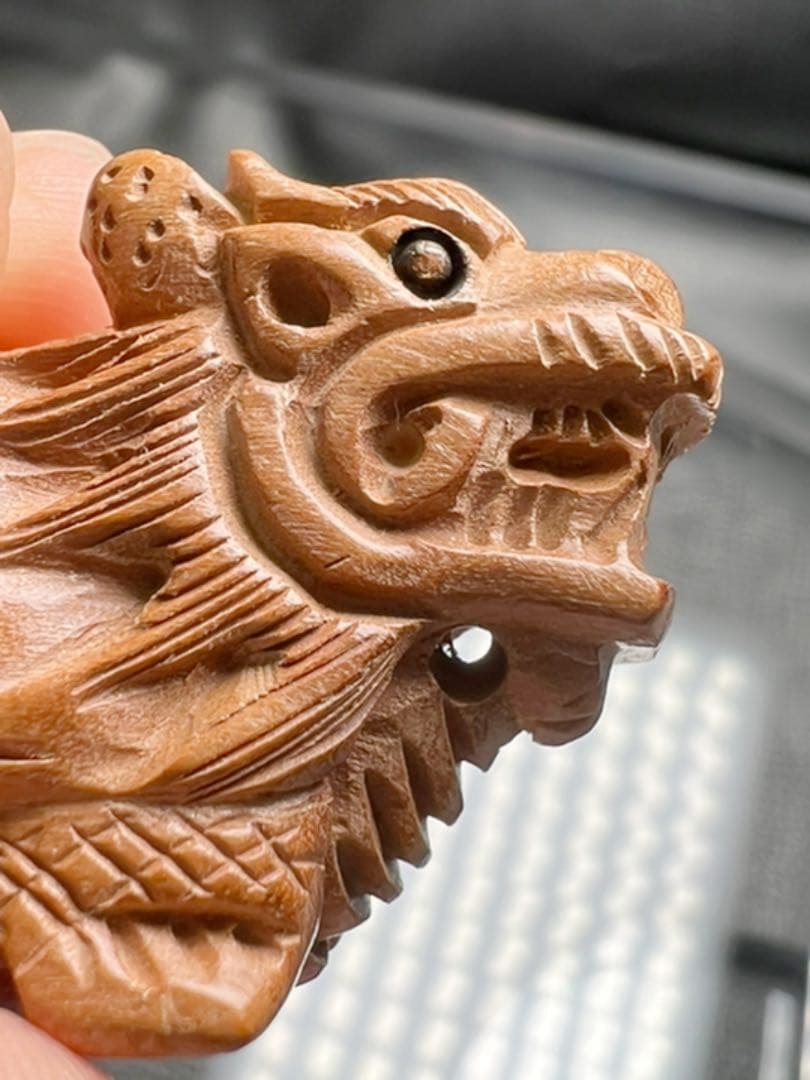 0615166   桃の木素材龍亀手彫り2個セット　約24*42ミリ