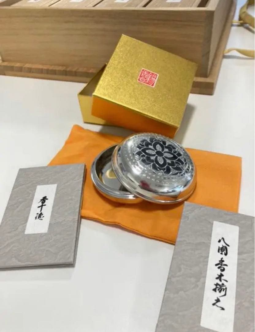 【JapanRabbit公式アカウント00ページ】日本香堂 八国香木揃え