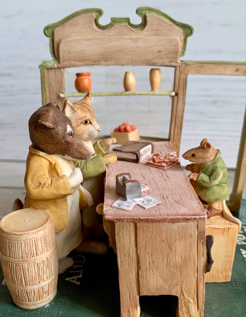 ジンジャーとピクルスのお店 タブロー フィギュリン 置物 ビアトリクスポター