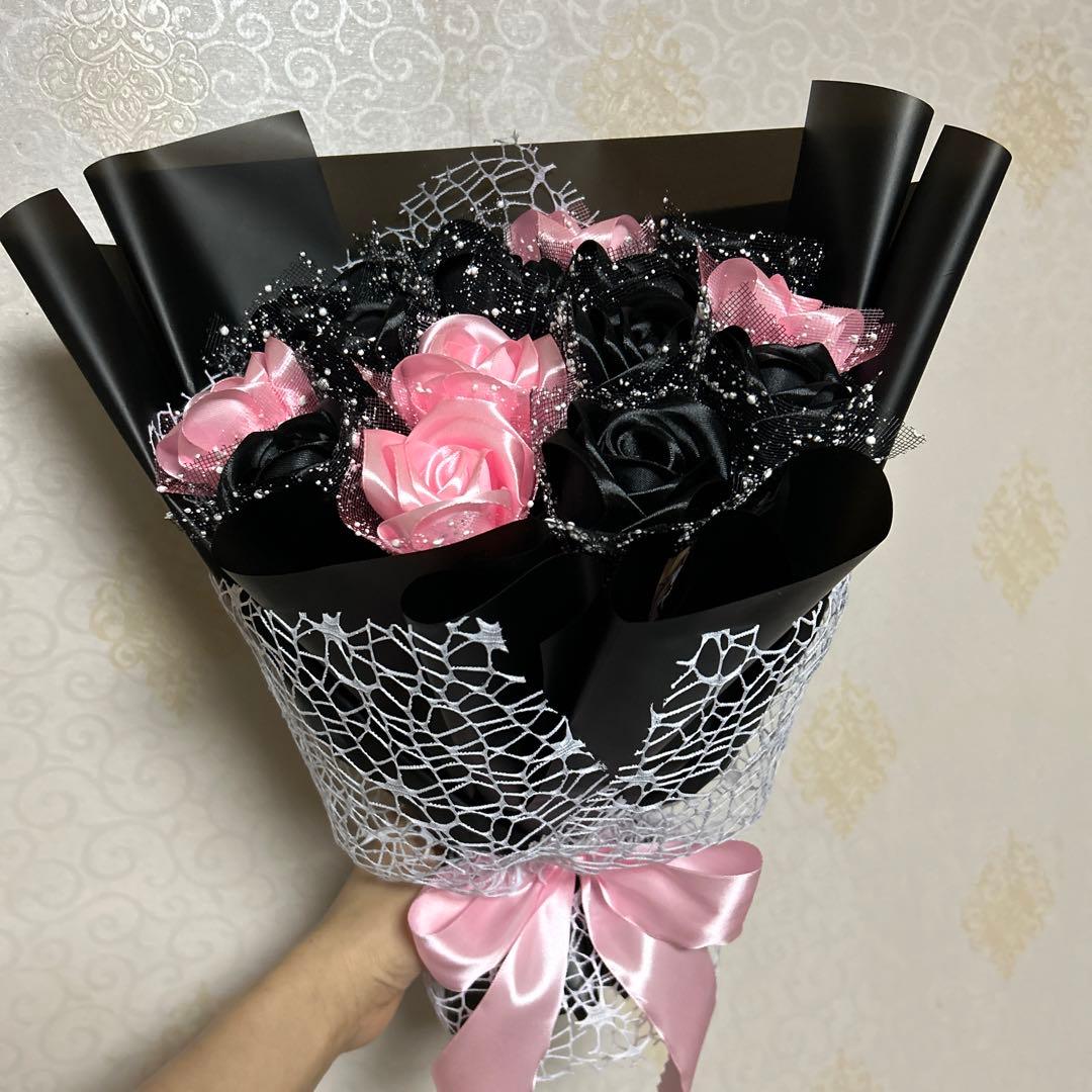 15本黒ピンクバラブーケアートフラワー 造花 特別なプレゼントお祝い 好きな人に