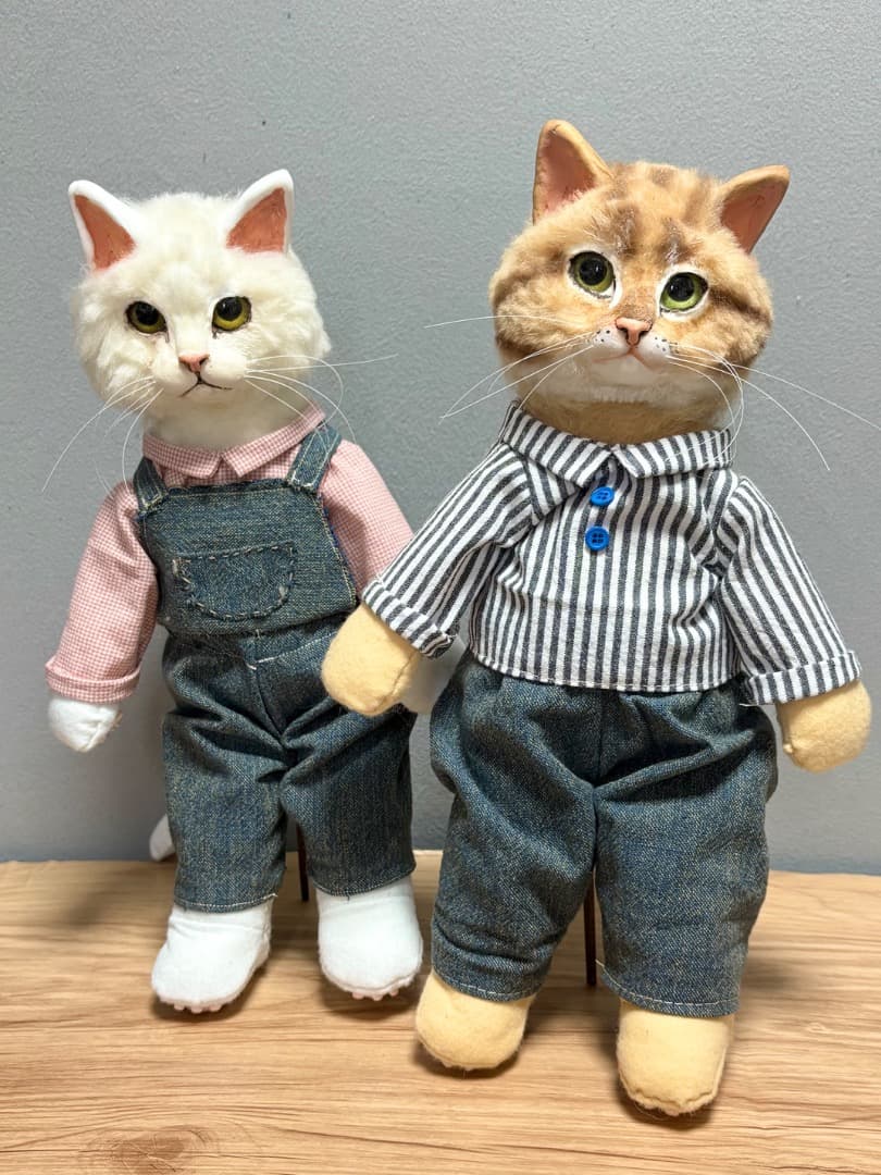白猫と茶トラ仲良し2匹のアートドール　【ハンドメイド】猫ぬいぐるみ　羊毛フェルト