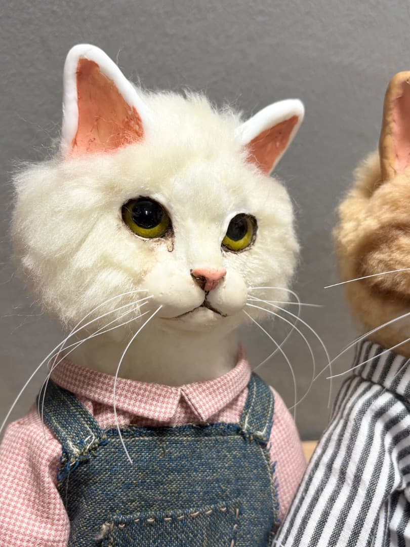 白猫と茶トラ仲良し2匹のアートドール　【ハンドメイド】猫ぬいぐるみ　羊毛フェルト