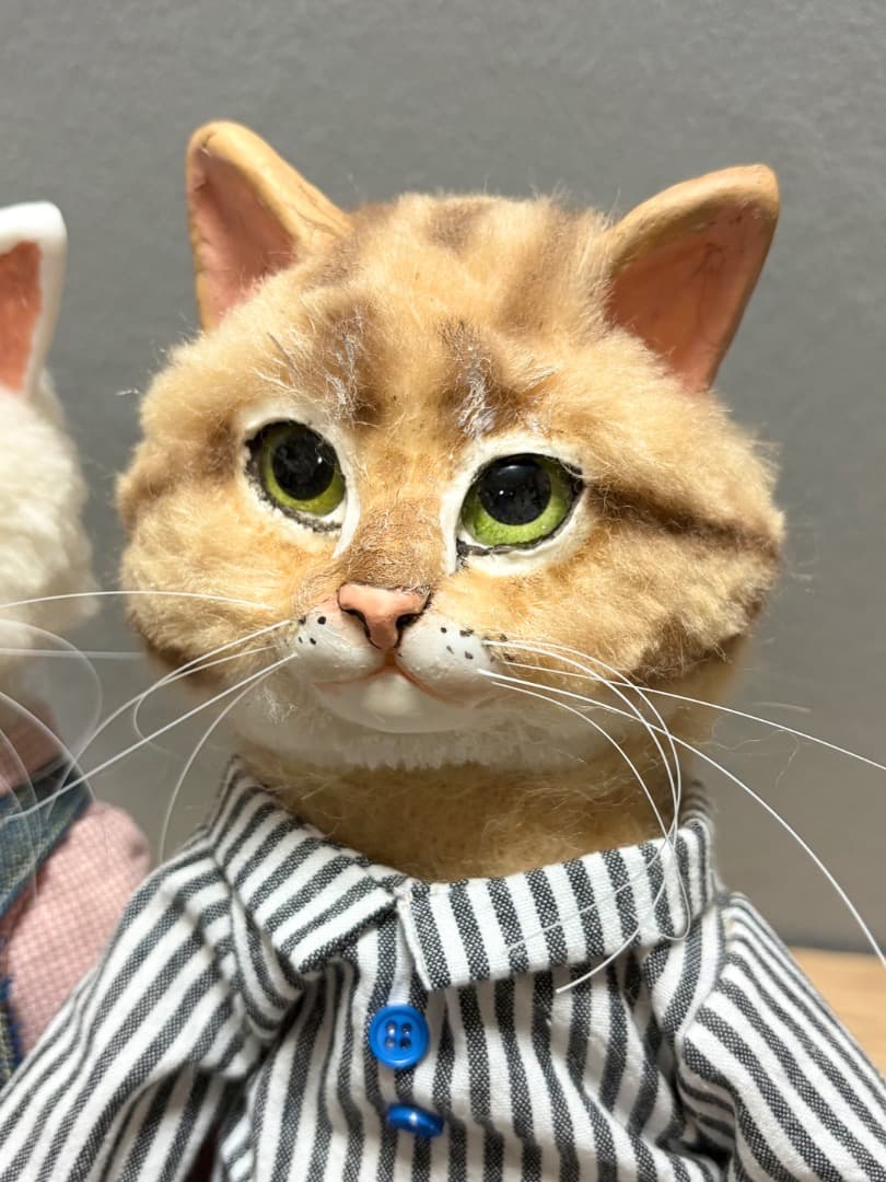 白猫と茶トラ仲良し2匹のアートドール　【ハンドメイド】猫ぬいぐるみ　羊毛フェルト